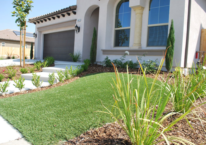 Why Fresno Homeowners Are Switching to Synthetic Grass